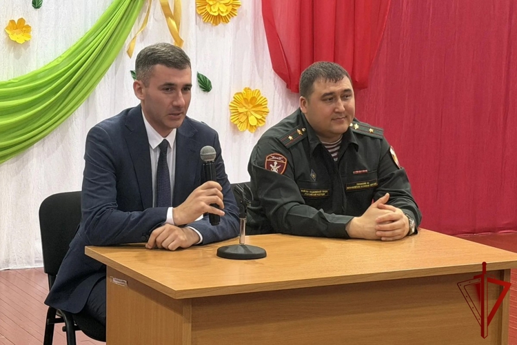 В Ханты‑Мансийске офицеры Росгвардии провели комплекс профилактических мероприятий по противодействию терроризму и экстремизму