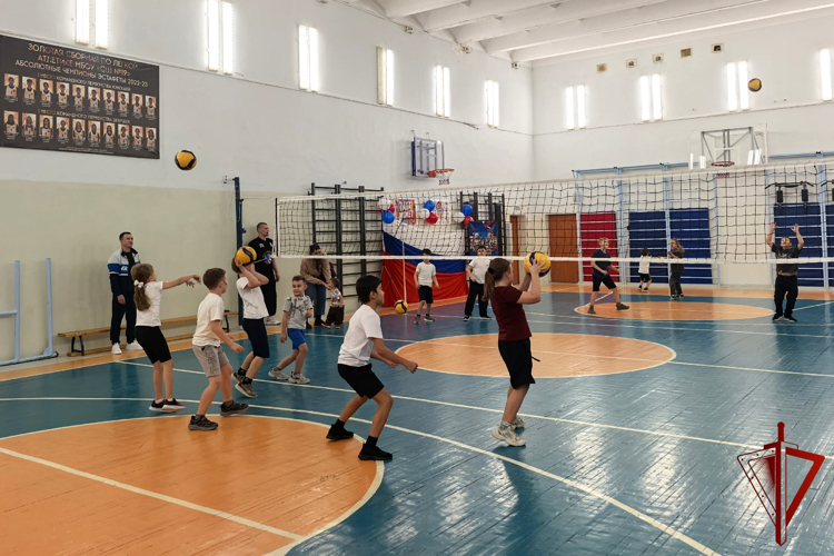 В Югре семьи росгвардейцев отметили День отца спортивными и тематическими мероприятиями