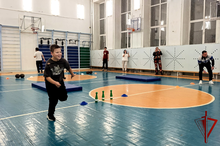 В Югре семьи росгвардейцев отметили День отца спортивными и тематическими мероприятиями